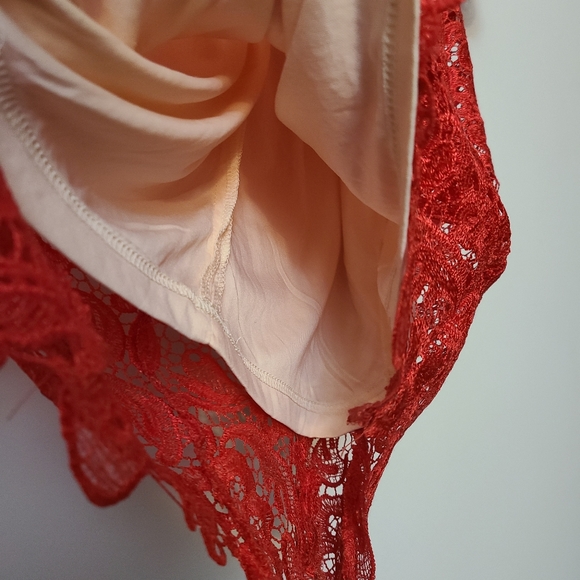 Forever Unique red lace long sleeve V-neck dress - Picture 6 of 14